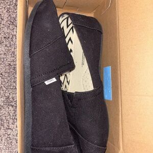 TOMS Women’s Black Canvas Shoes